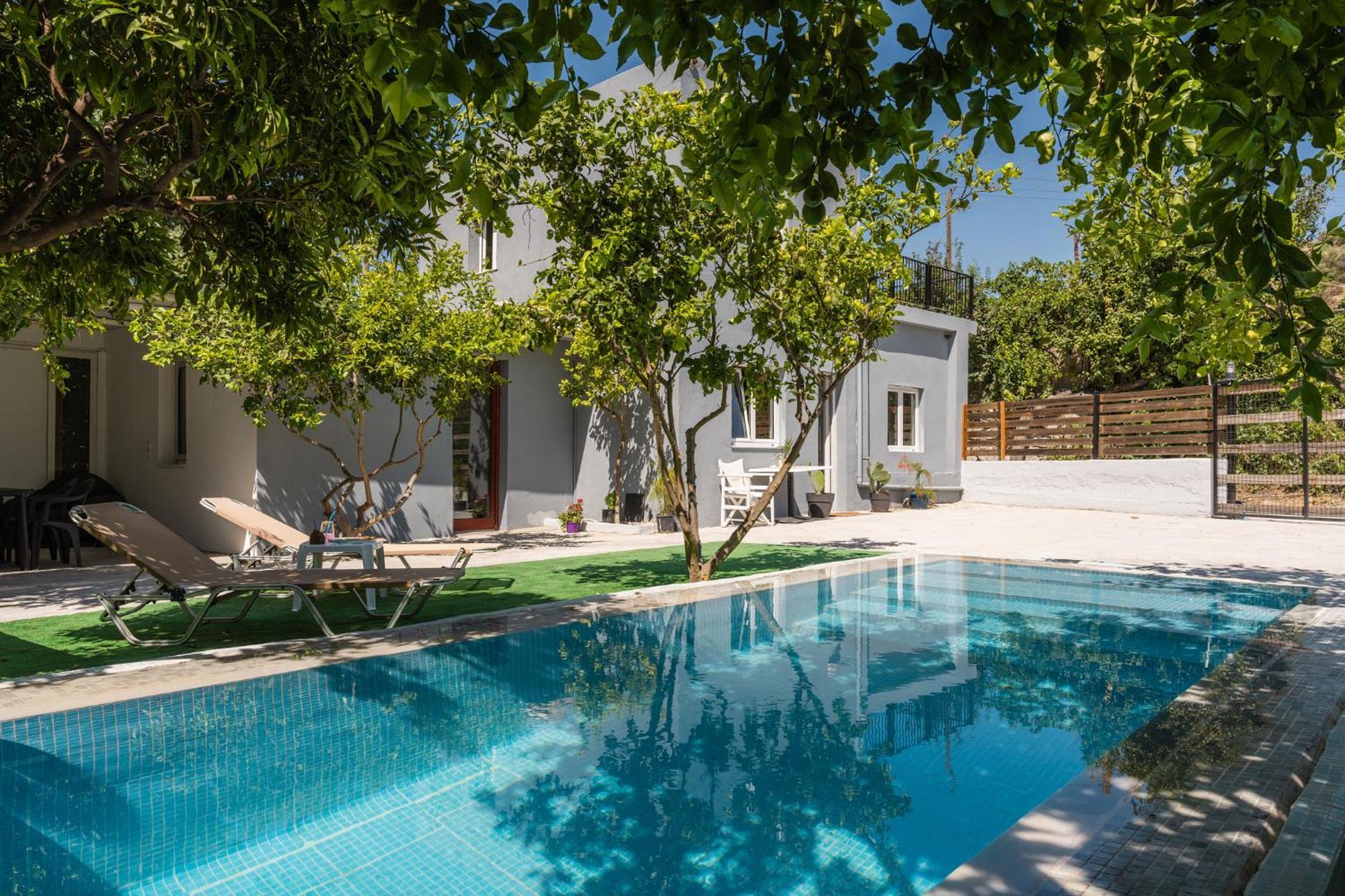 Lemonanthos Villa *